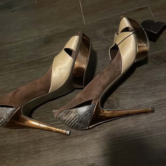 Unique BCBG Platform Heels Sz 10 NWT - Picture 6 of 11